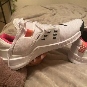 Metacon Nike shoe women’s 8